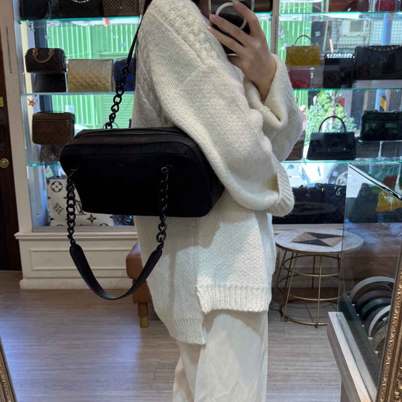 CHANEL黑帆布黑釦方塊格紋雙耳保齡球包A17377-12