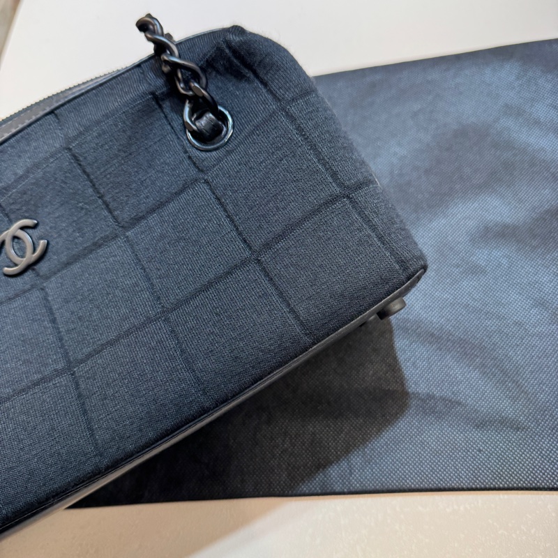 CHANEL黑帆布黑釦方塊格紋雙耳保齡球包A17377-26