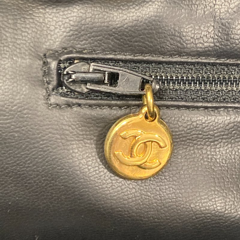 CHANEL 香奈兒 Triple Coco Mark 荔枝牛皮 肩背包 黑色-11