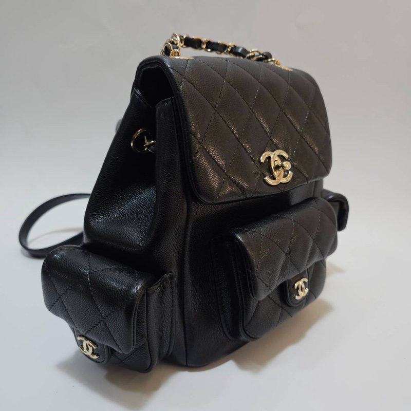 Chanel 黑牛皮菱格紋Duma大號淡金釦前口袋手提後背包AS4398-1