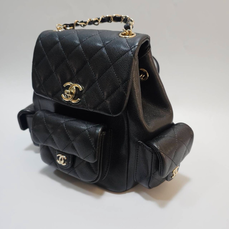Chanel 黑牛皮菱格紋Duma大號淡金釦前口袋手提後背包AS4398-2
