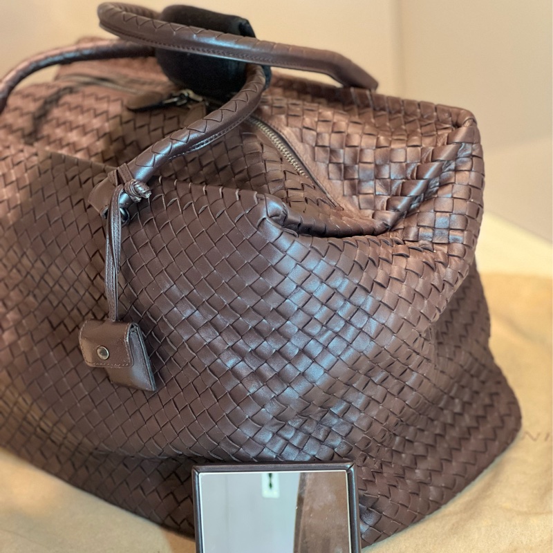 Bottega Veneta 柔軟小羊皮深咖啡色行李袋-12