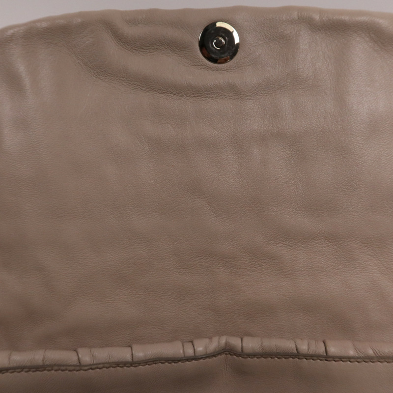 PRADA 牛皮皮革Shoulder Bag銀扣鏈帶肩背袋-9