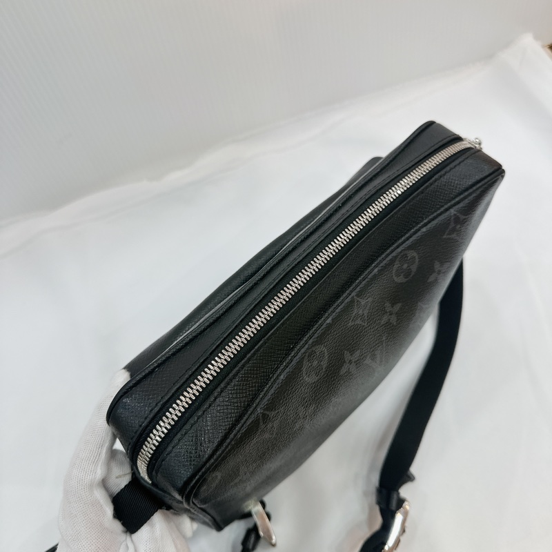莉亞精品♡ LV 黑老花 相機包 二手美包-4