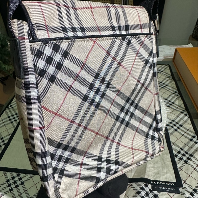 BURBERRY 帆布斜背包-4
