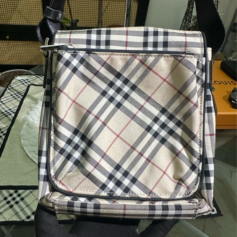 BURBERRY 帆布斜背包-5