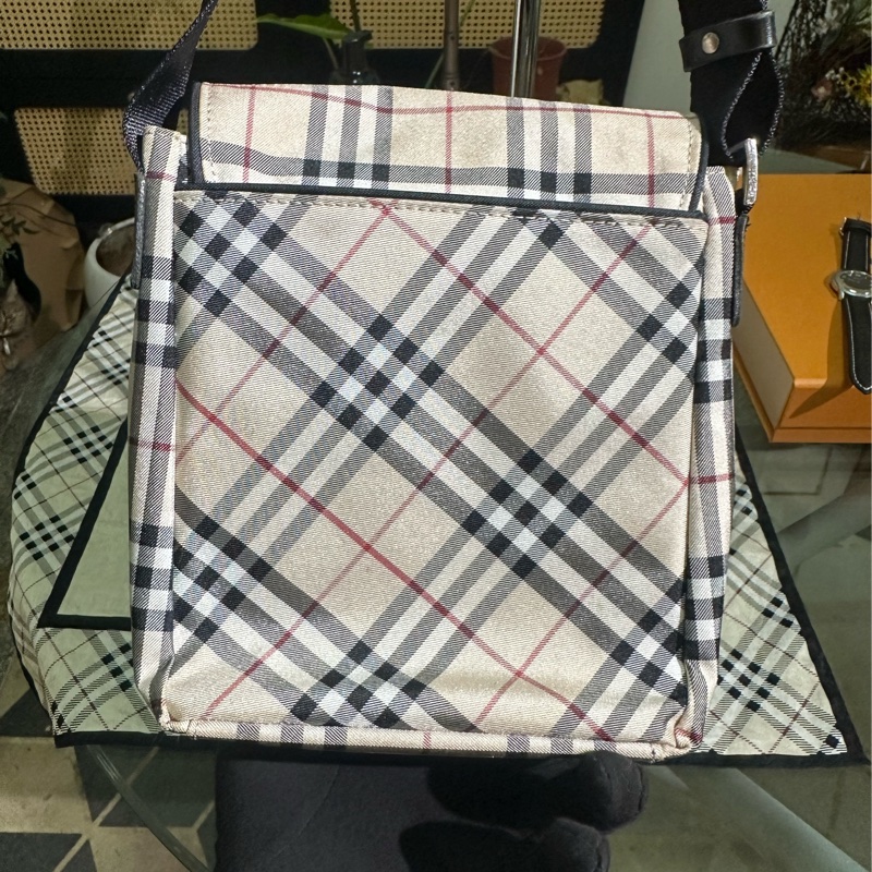 BURBERRY 帆布斜背包-8