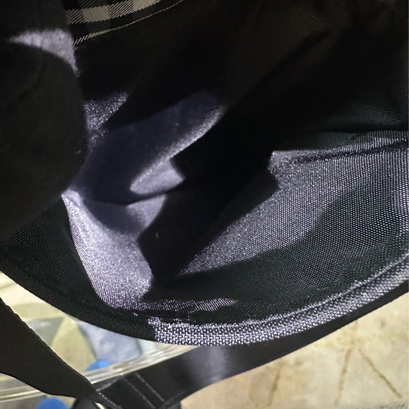 BURBERRY 帆布斜背包-18