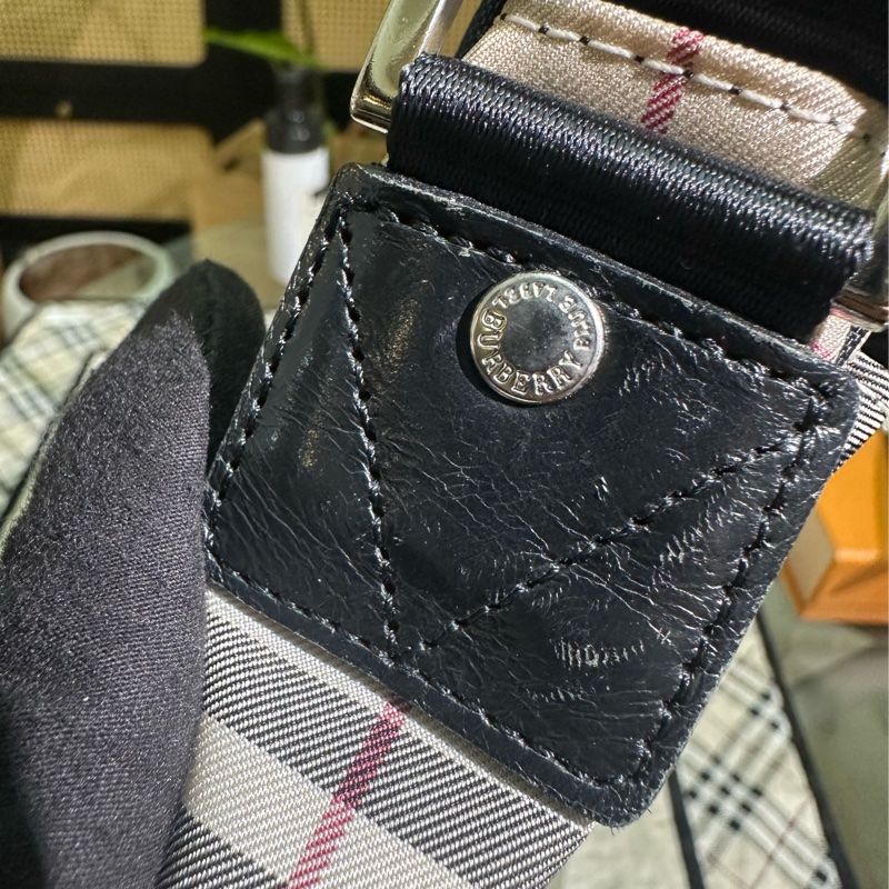 BURBERRY 帆布斜背包-22
