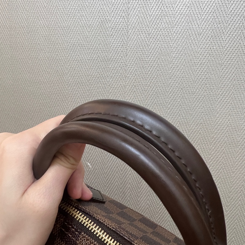 LV 咖格金釦Speedy 30手提斜背波士頓包-11