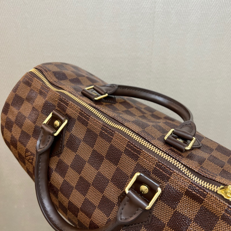 LV 咖格金釦Speedy 30手提斜背波士頓包-16