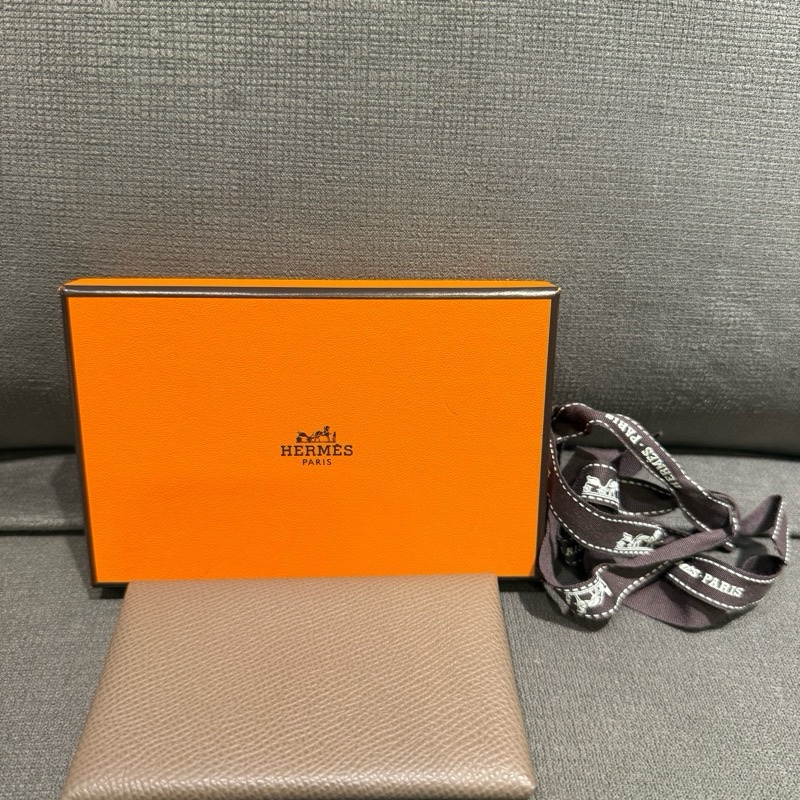 🌟愛馬仕Hermès Calvi卡包 經典大象灰-0