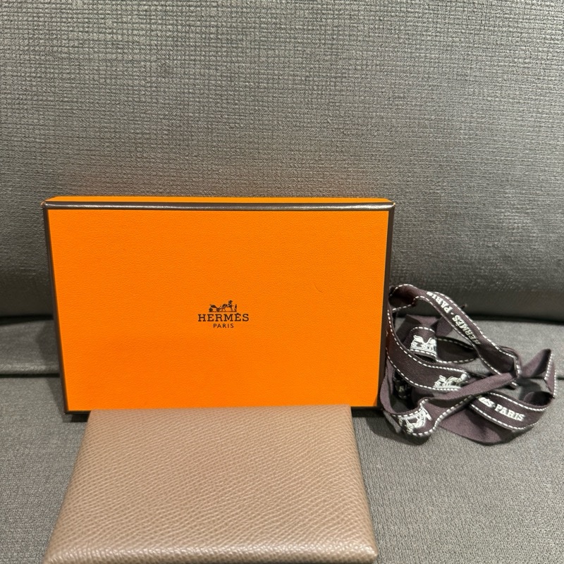 🌟愛馬仕Hermès Calvi卡包 經典大象灰-1