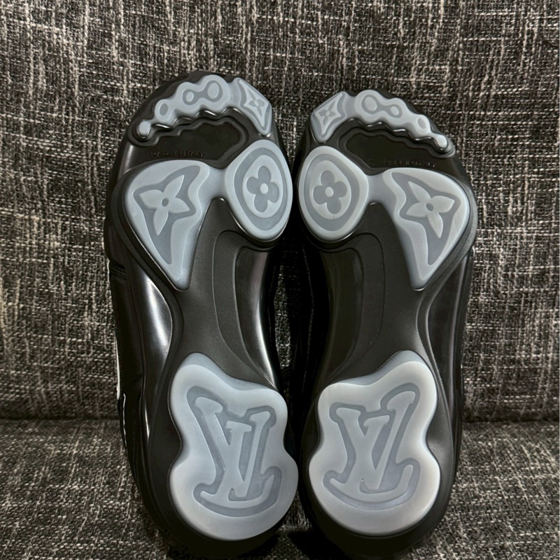 LV footprint 足球運動鞋-5