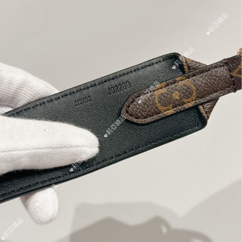 莉亞精品♡LV J02288背袋 二手-5