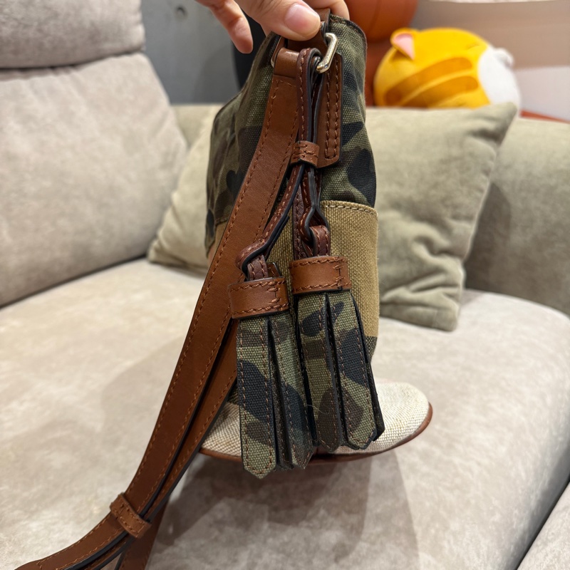 Burberry迷彩斜背包-3