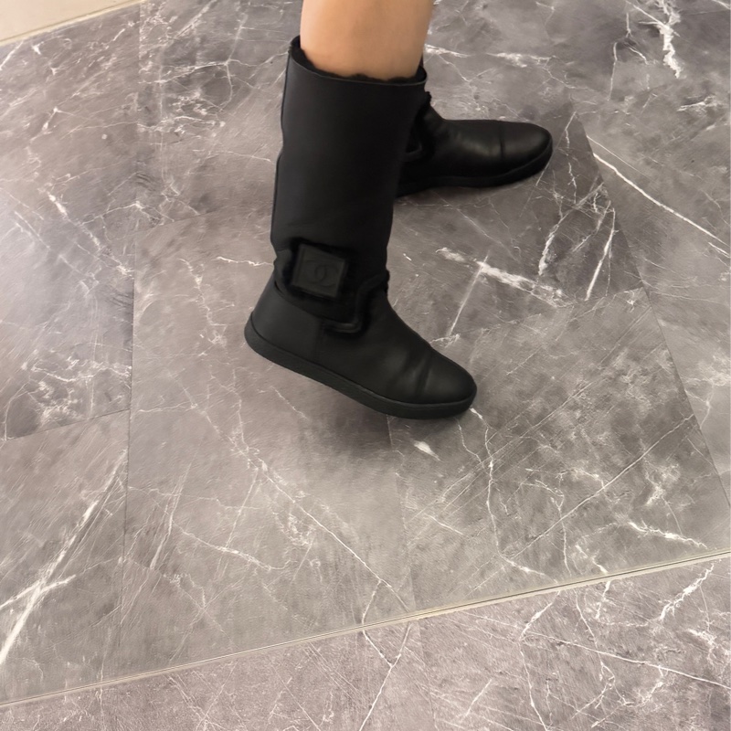 近全新香奈兒Chanel 全黑皮革內刷毛長靴雪靴皮靴37.5-1