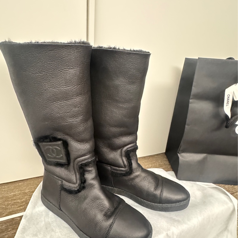 近全新香奈兒Chanel 全黑皮革內刷毛長靴雪靴皮靴37.5-6