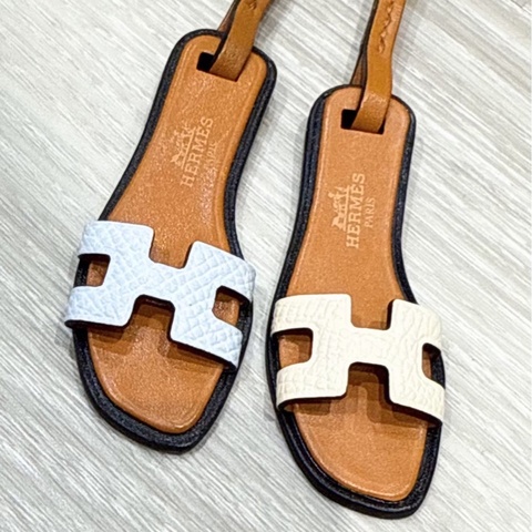HERMES 白色H拖鞋吊飾
