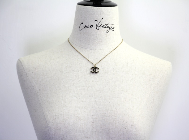 Chanel Vintage 06V 琺瑯經典黑色CC淡金項鏈-0