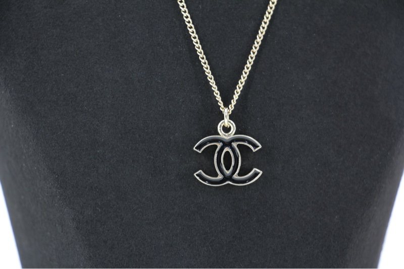Chanel Vintage 06V 琺瑯經典黑色CC淡金項鏈-4