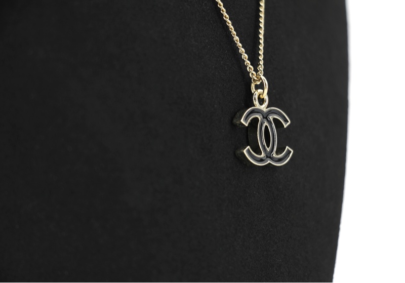 Chanel Vintage 06V 琺瑯經典黑色CC淡金項鏈-5