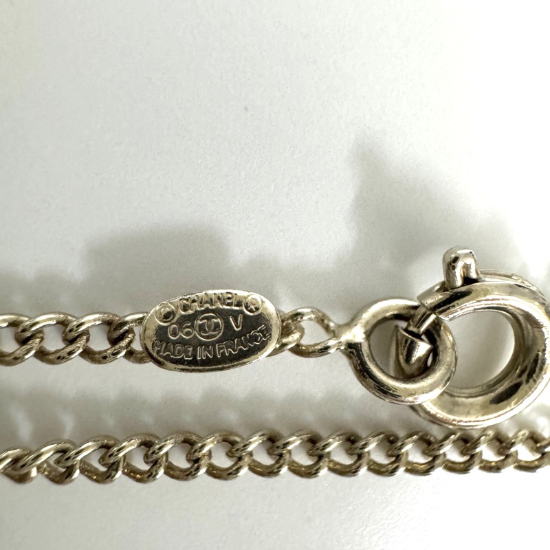 Chanel Vintage 06V 琺瑯經典黑色CC淡金項鏈-14