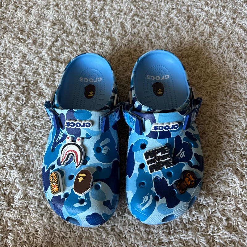 A BATHING APE® BAPE x Crocs Classic Clog 聯名款洞洞鞋-5