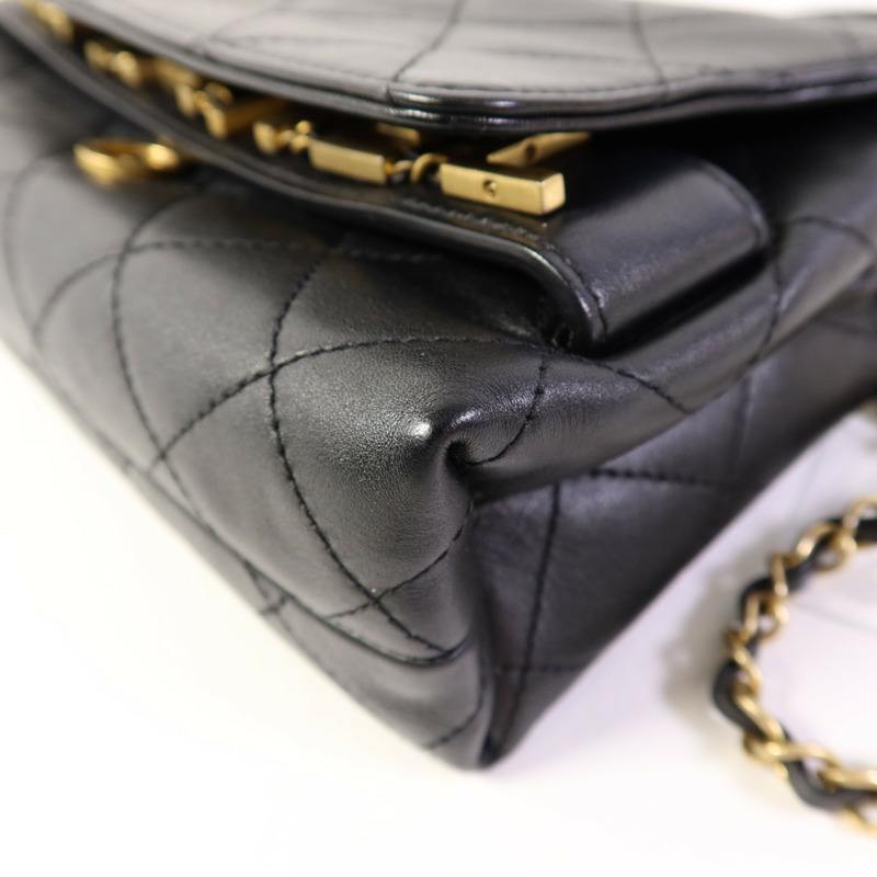 CHANEL 牛皮皮革Enchained Flap Bag金扣鏈帶肩背袋-15