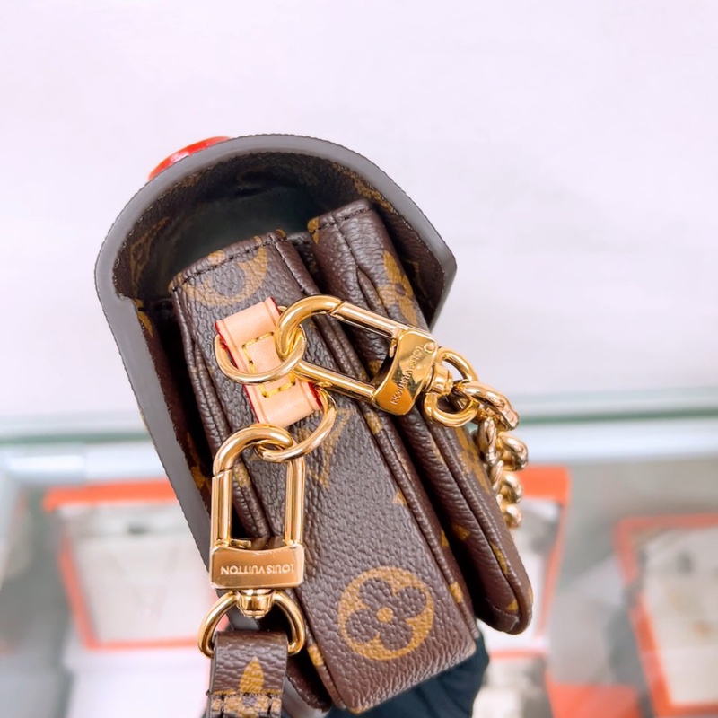 Lv metis pochette east west 老花橫版郵差包-5
