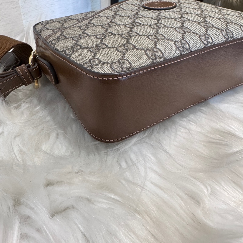 Gucci PVC咖牛皮相機包 近全新-5
