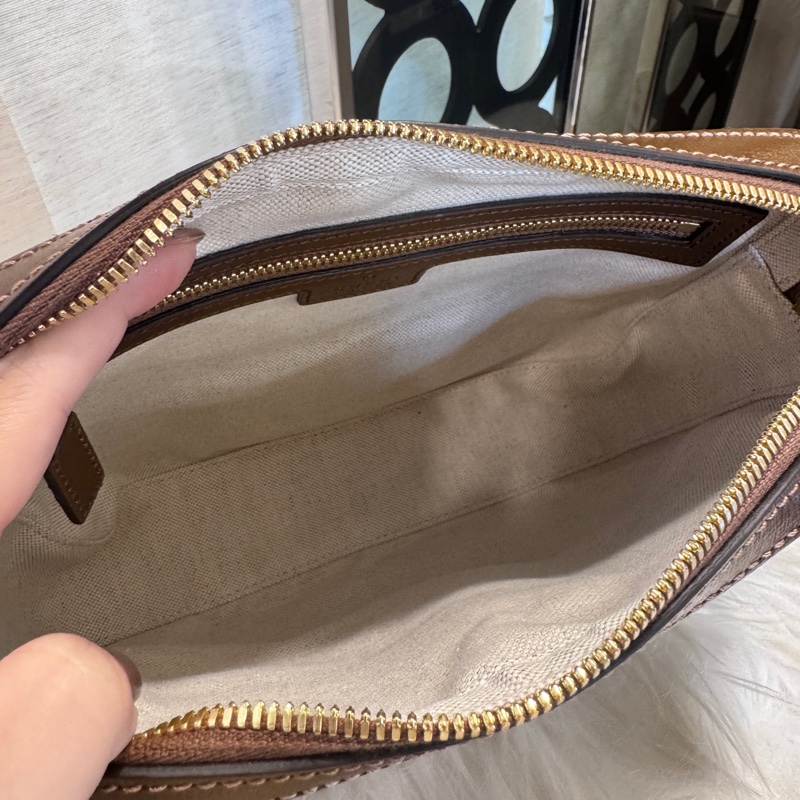 Gucci PVC咖牛皮相機包 近全新-7