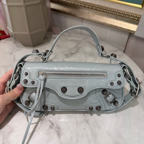 Balenciaga 淺藍羊皮銀釦小號單肩腋下機車包