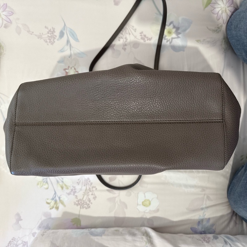 Gucci 牛皮托特包-9