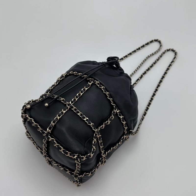 CHANEL 黑金鏈條抽繩水桶包 14*21*14 98新配件塵袋保卡-2