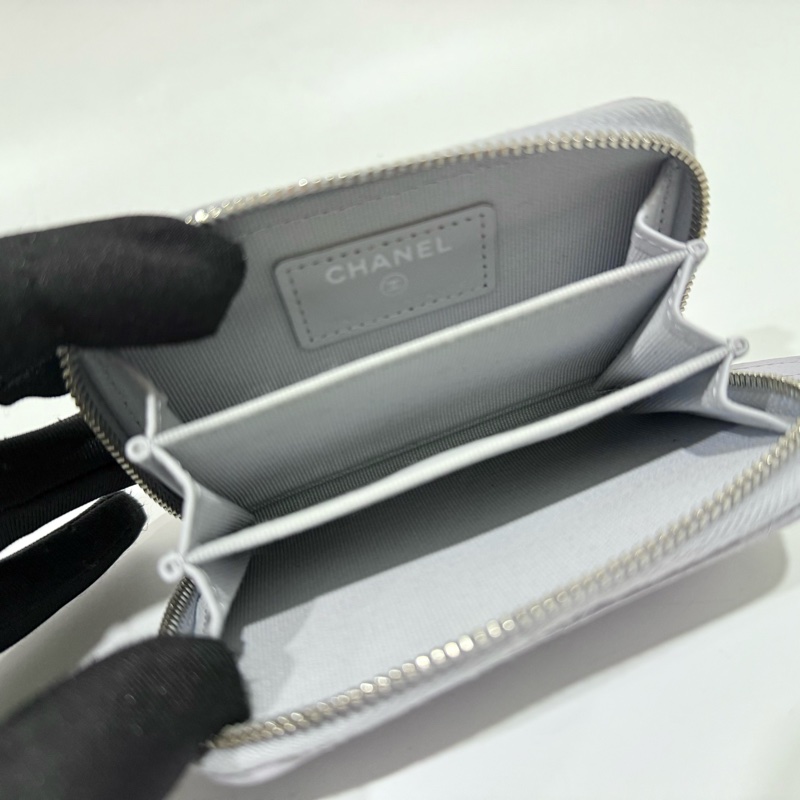 CHANEL淺灰藍牛皮銀釦ㄇ拉零錢卡包AP0216-7