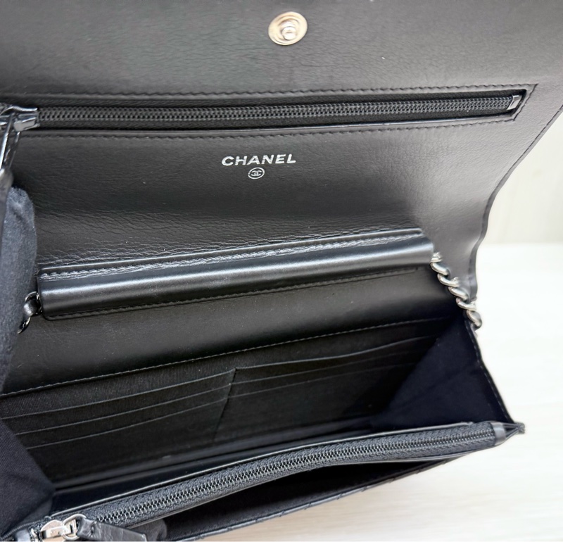 CHANEL黑色銀釦羊皮山型紋BOY WOC-8