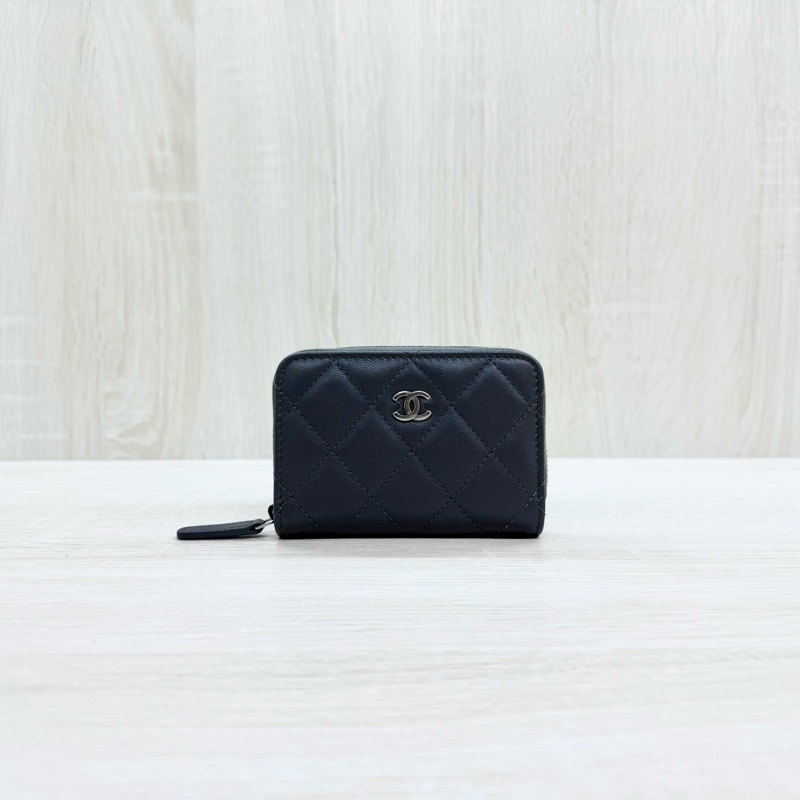 CHANEL碳灰色羊皮銀釦零錢卡包AP0216-0