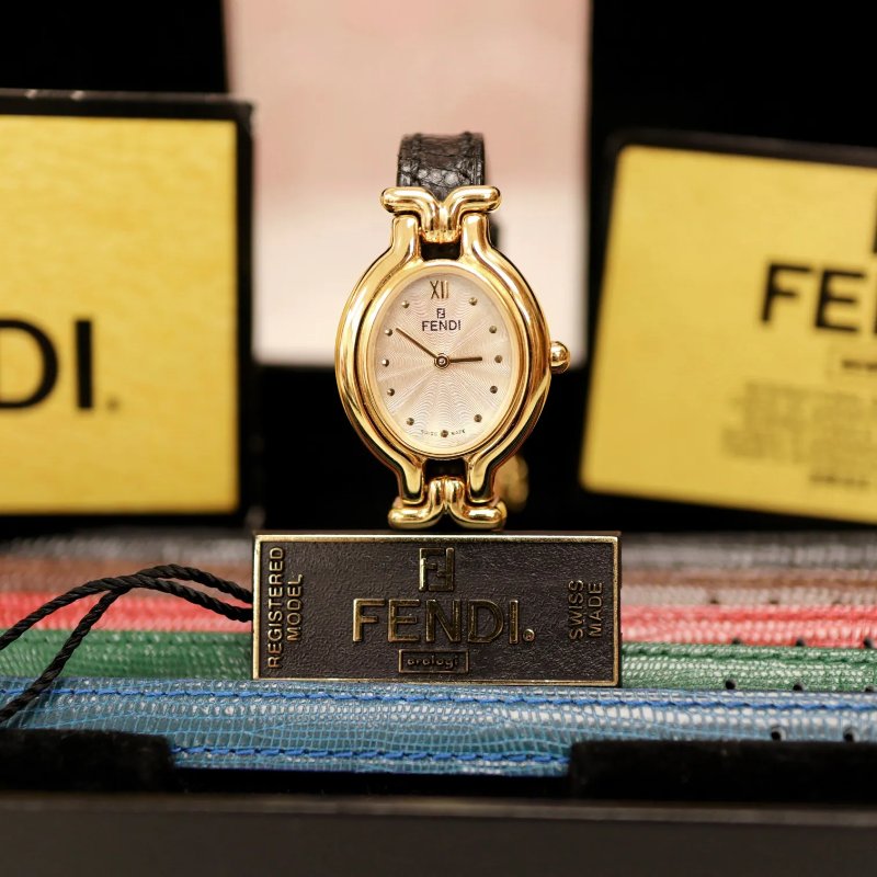 FENDI Chameleon 腕錶 連可替換錶帶-0