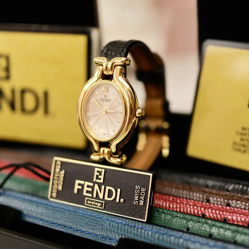 FENDI Chameleon 腕錶 連可替換錶帶-5