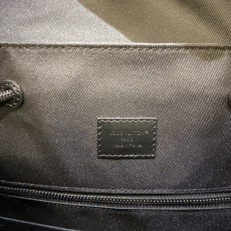 LV 黑灰原花銀釦雙側口袋Christopher MM束口下蓋後背包M45419-8