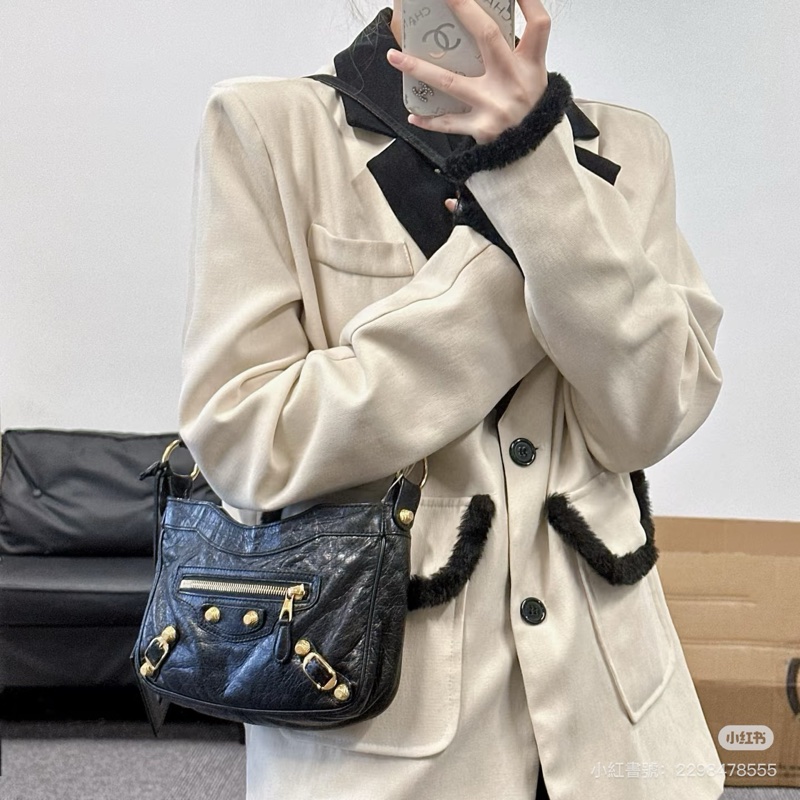 BALENCIAGA 巴黎世家 METALLIC EDGE HIP 金扣 黑色 肩背包 側背包 斜背包 手提包-2