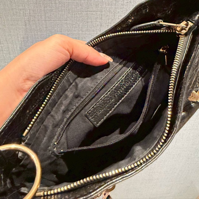BALENCIAGA 巴黎世家 METALLIC EDGE HIP 金扣 黑色 肩背包 側背包 斜背包 手提包-14