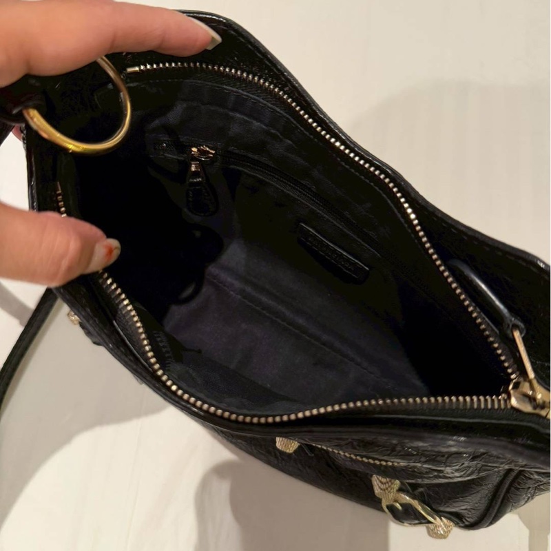 BALENCIAGA 巴黎世家 METALLIC EDGE HIP 金扣 黑色 肩背包 側背包 斜背包 手提包-17