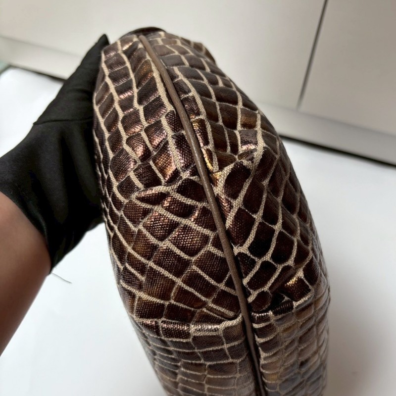 Fendi 古銅鍊帶金色鱷魚紋布小hobo 肩側包-10