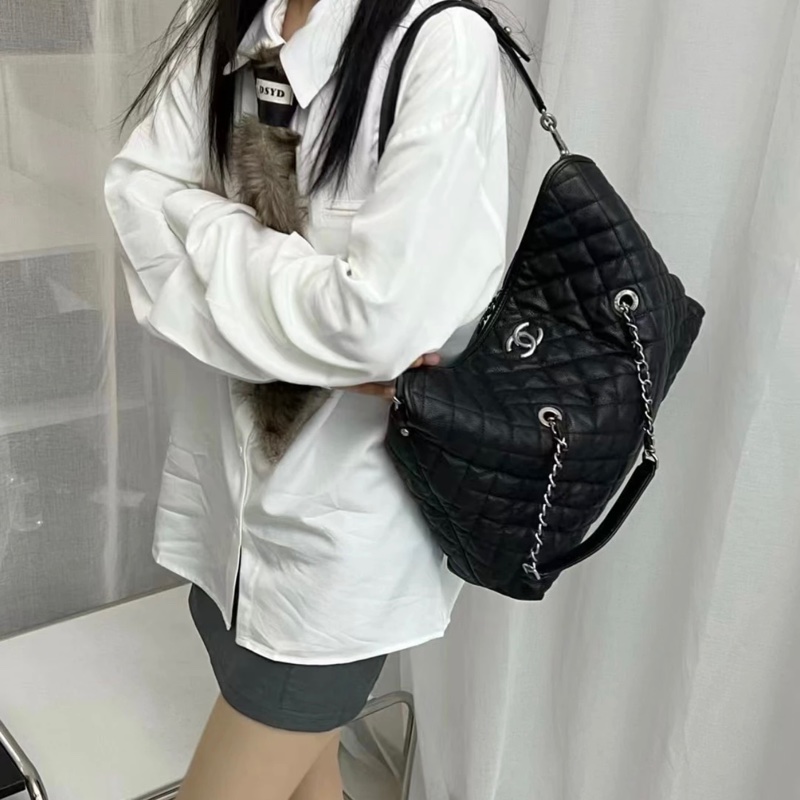 Chanel 黑銀魚子醬牛皮2way龍蝦包hobo 大號 底長約38cm-4