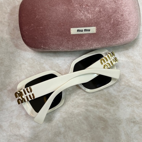 Miumiu 白色大匡墨鏡 SMU10y