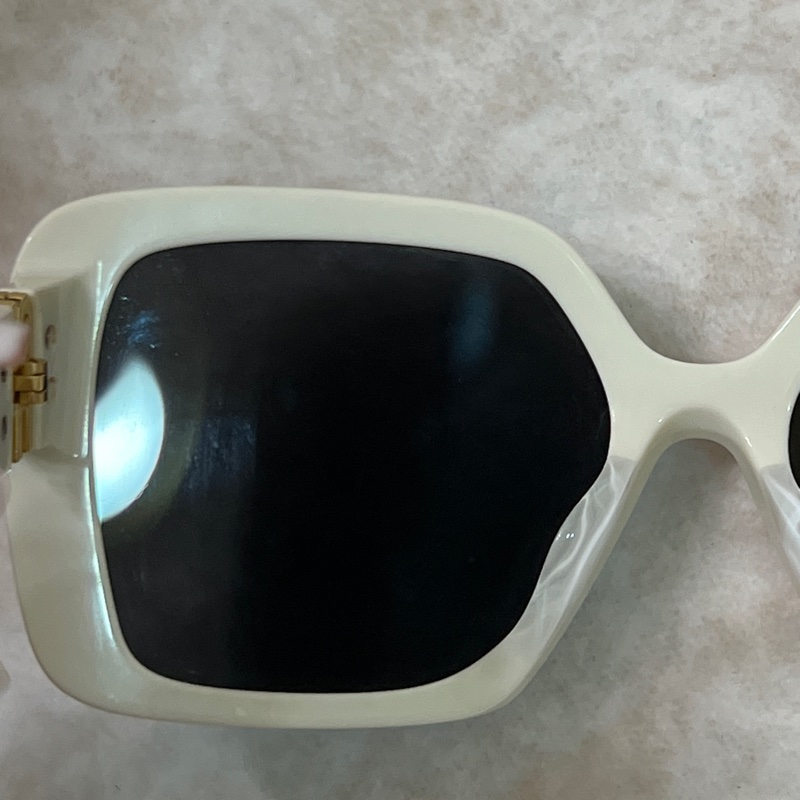 Miumiu 白色大匡墨鏡 SMU10y-13