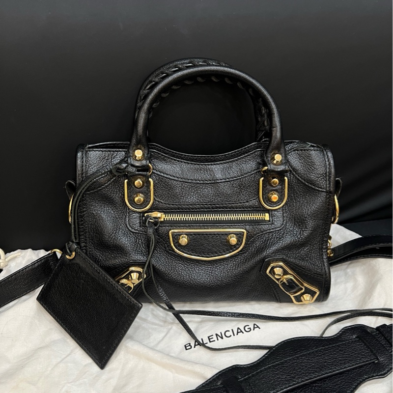 Balenciage 機車包 mini 黑金 底長約23 配件防塵 。-0