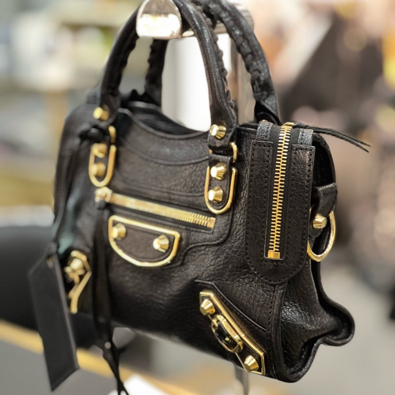 Balenciage 機車包 mini 黑金 底長約23 配件防塵 。-1